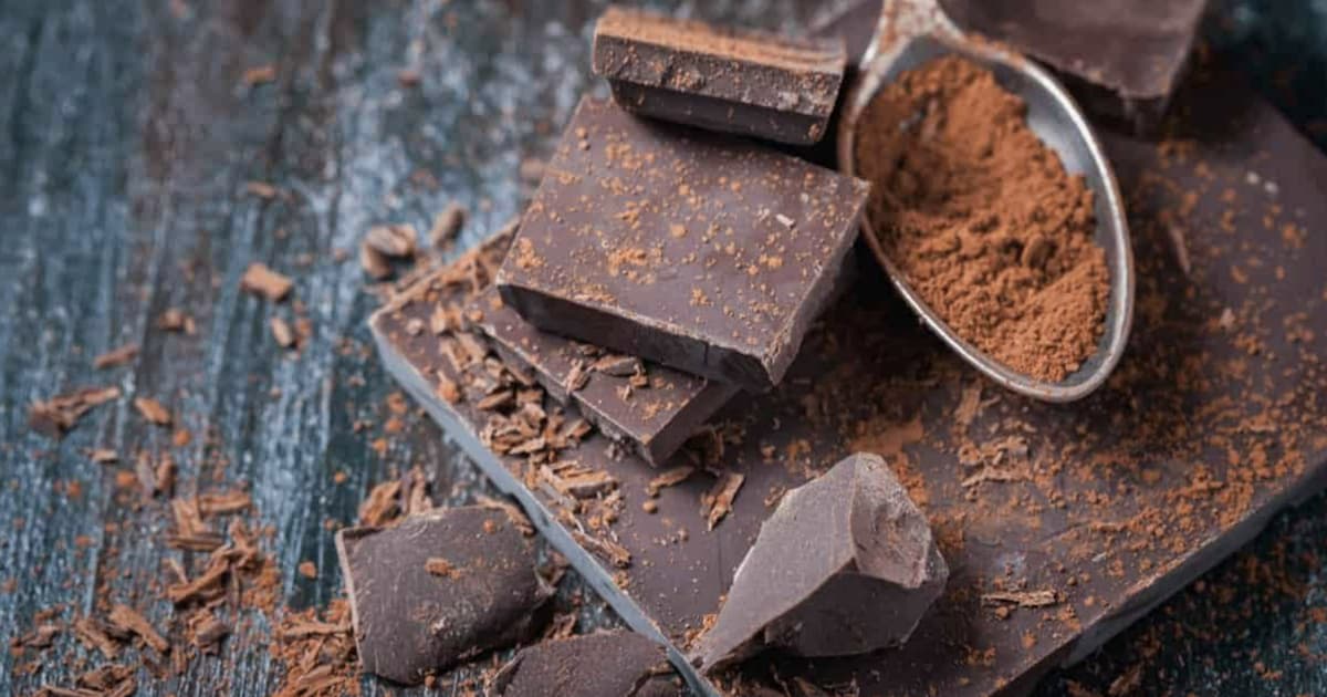 Dark chocolate rich in phosphorus